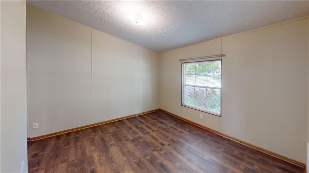 458 E Elm Street — photo 17
