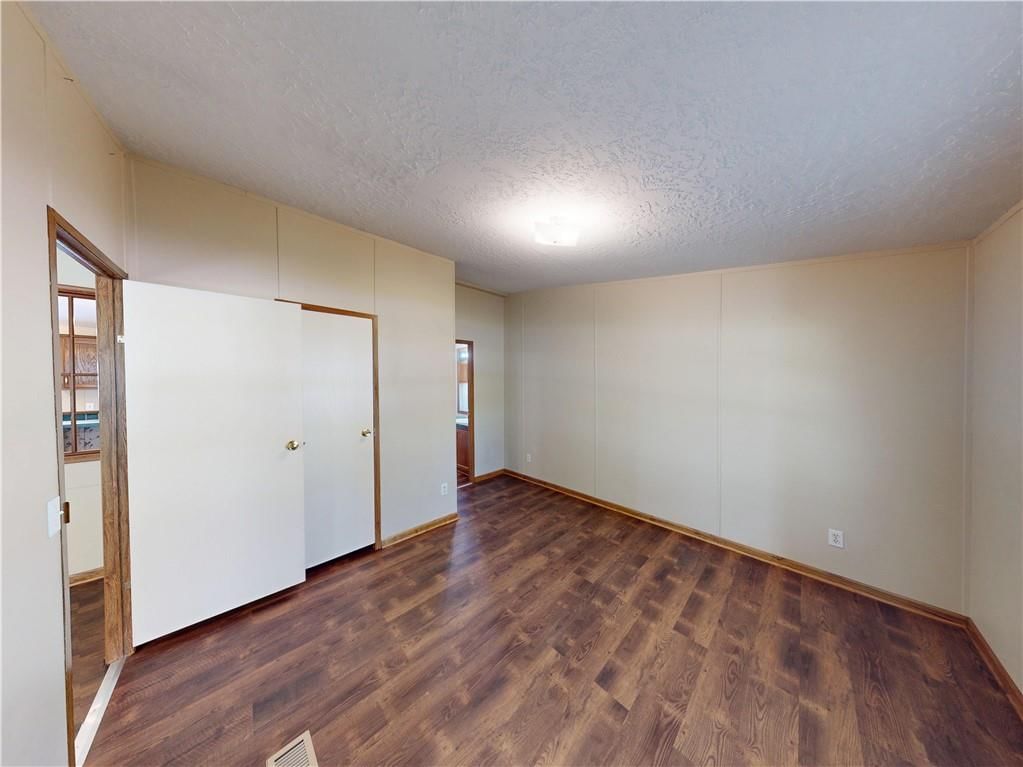 458 E Elm Street — photo 18