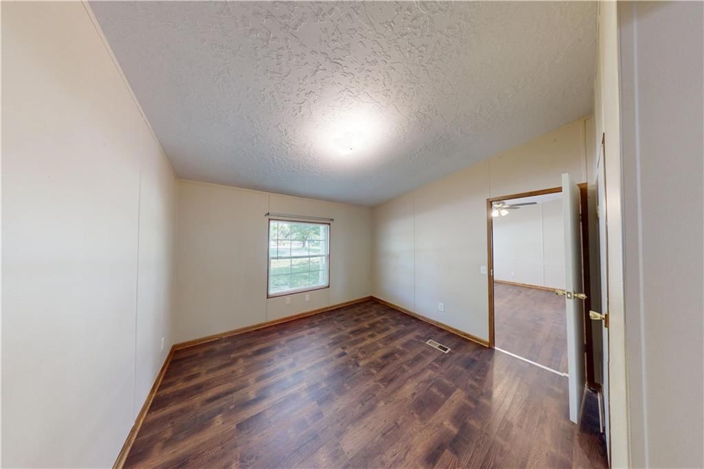 458 E Elm Street — photo 19