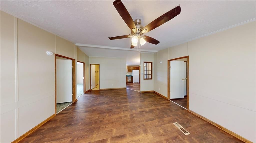 458 E Elm Street — photo 9
