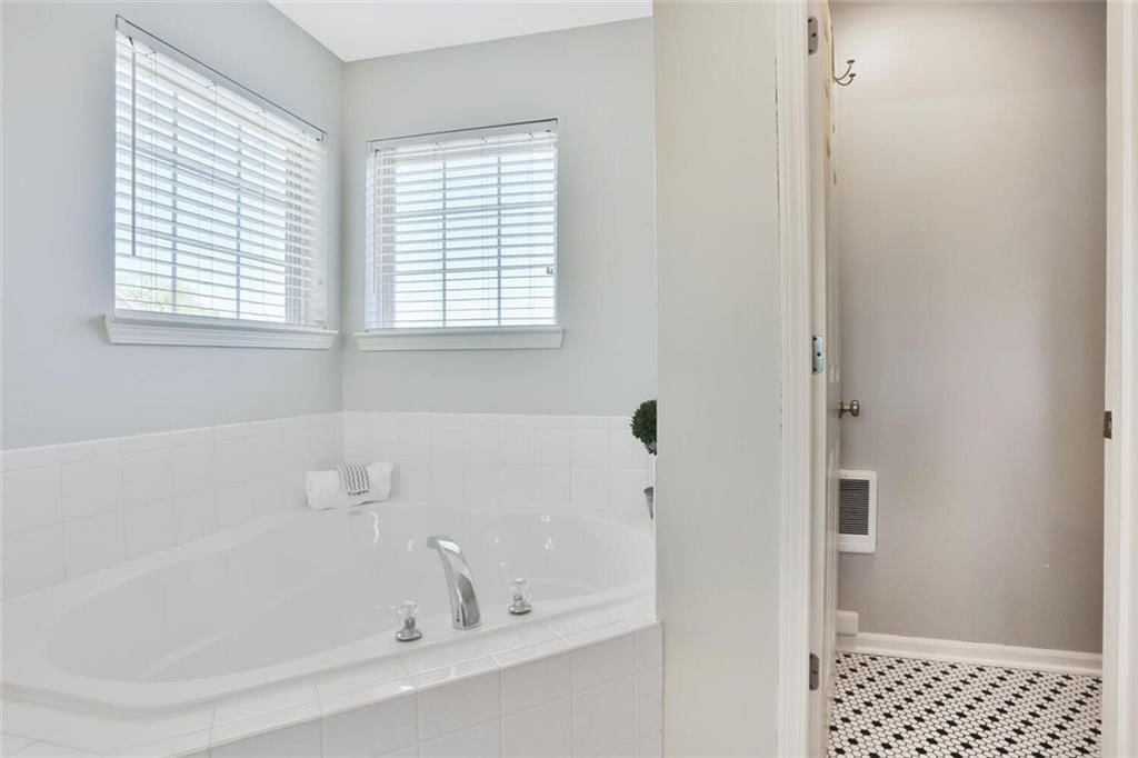 15940 Linden Street — photo 16