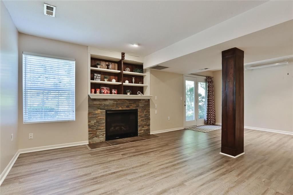 15940 Linden Street — photo 23