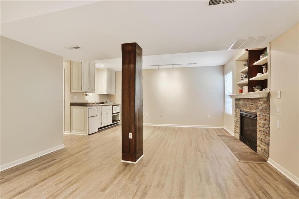 15940 Linden Street — photo 24