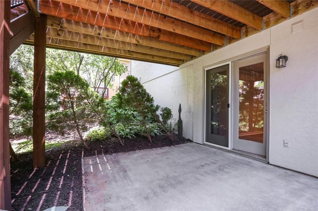 15940 Linden Street — photo 28