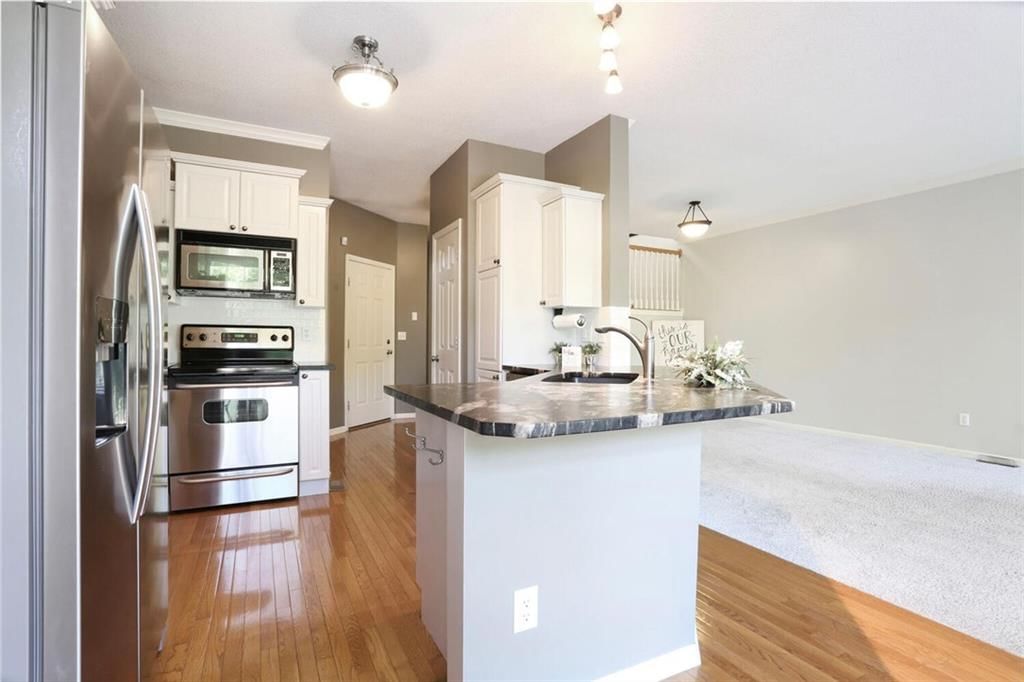 15940 Linden Street — photo 6