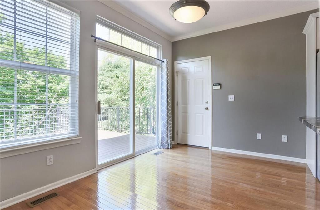 15940 Linden Street — photo 9