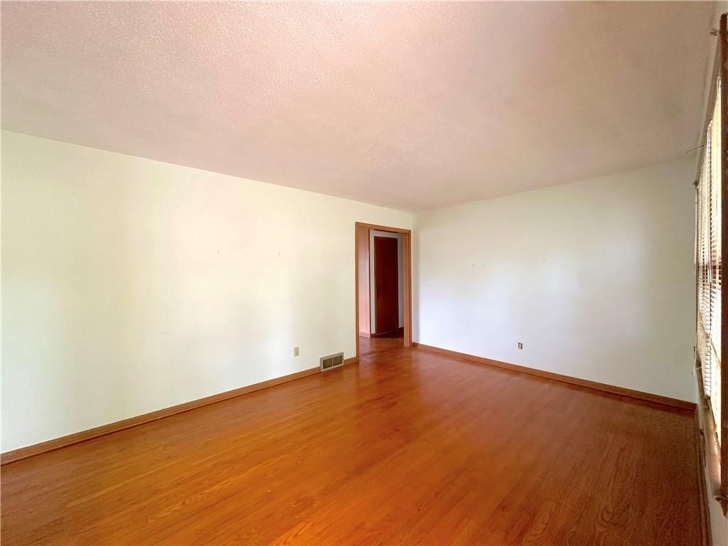 18303 E 7th Street — photo 3