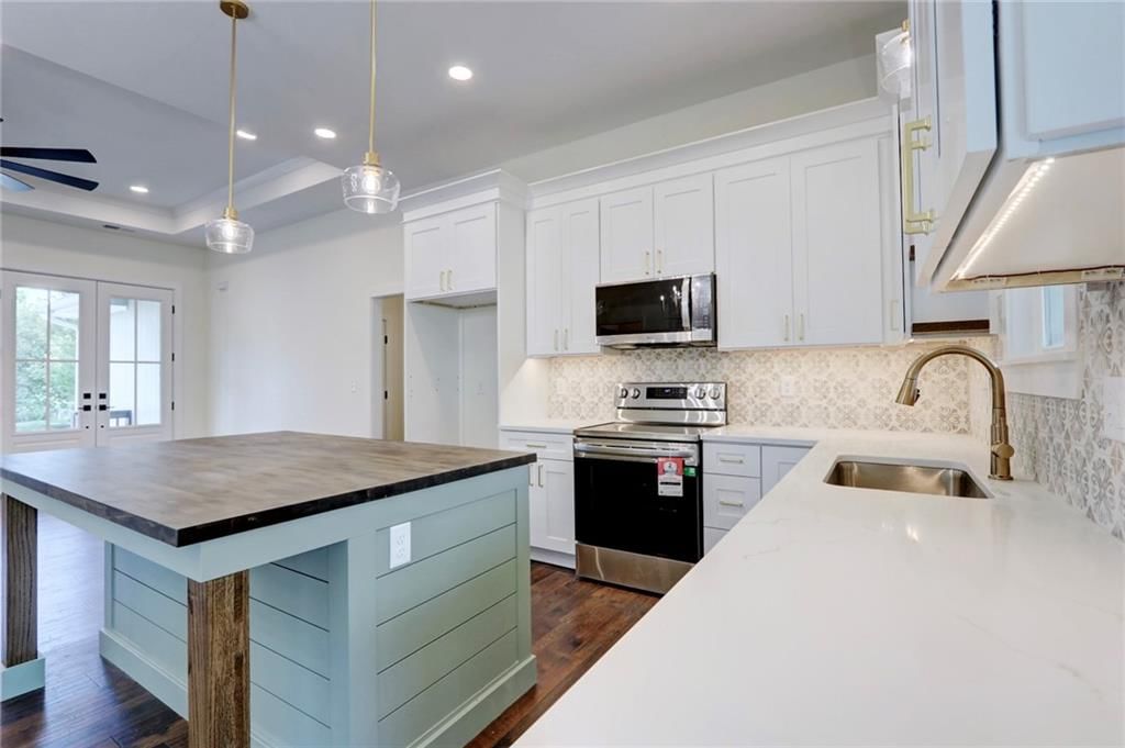 220 Rock Bridge Parkway — photo 10