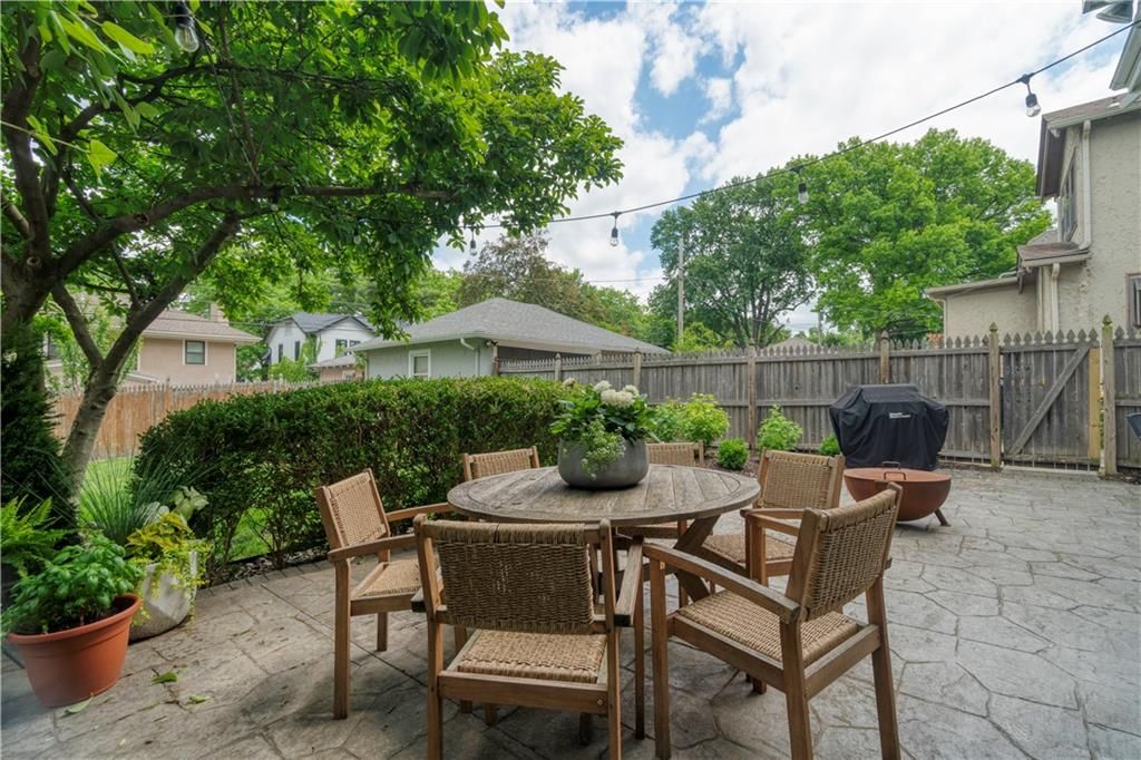 824 W 71st Terrace — photo 38