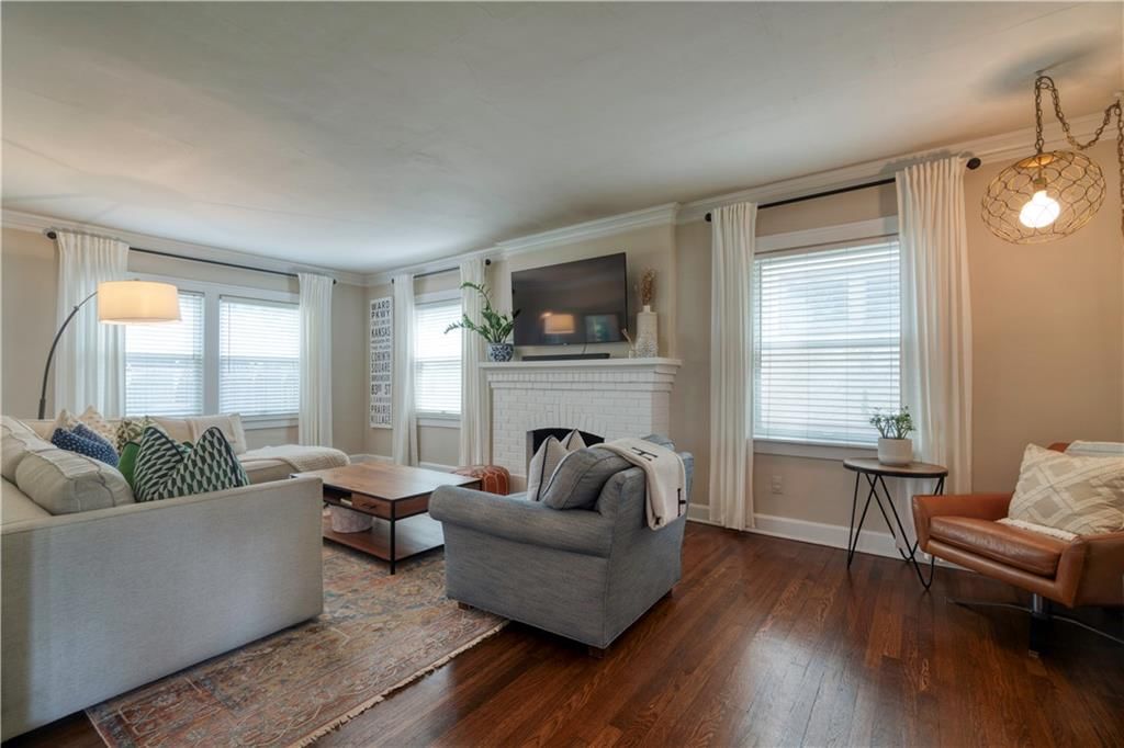 824 W 71st Terrace — photo 9