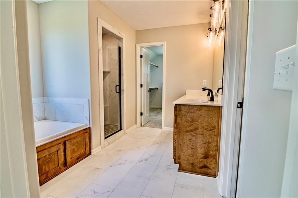 7812 N Spruce Avenue — photo 23