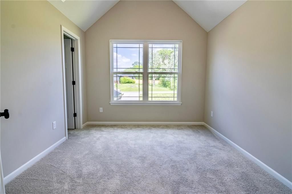 7812 N Spruce Avenue — photo 26