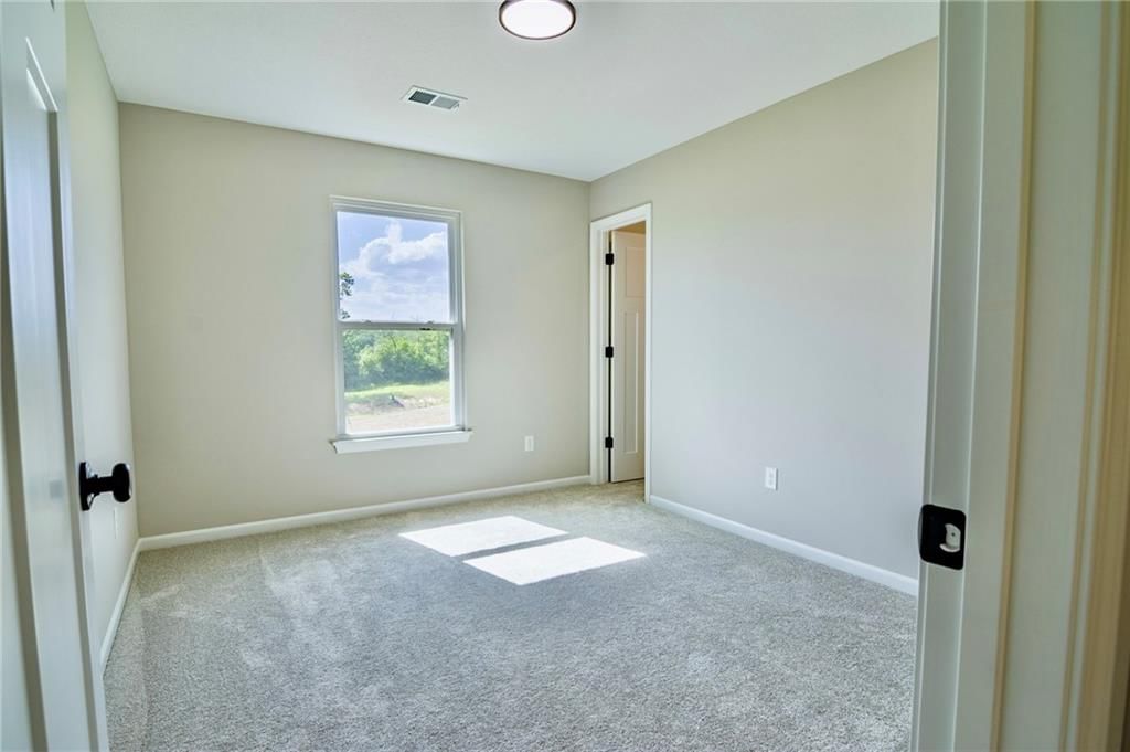 7812 N Spruce Avenue — photo 27