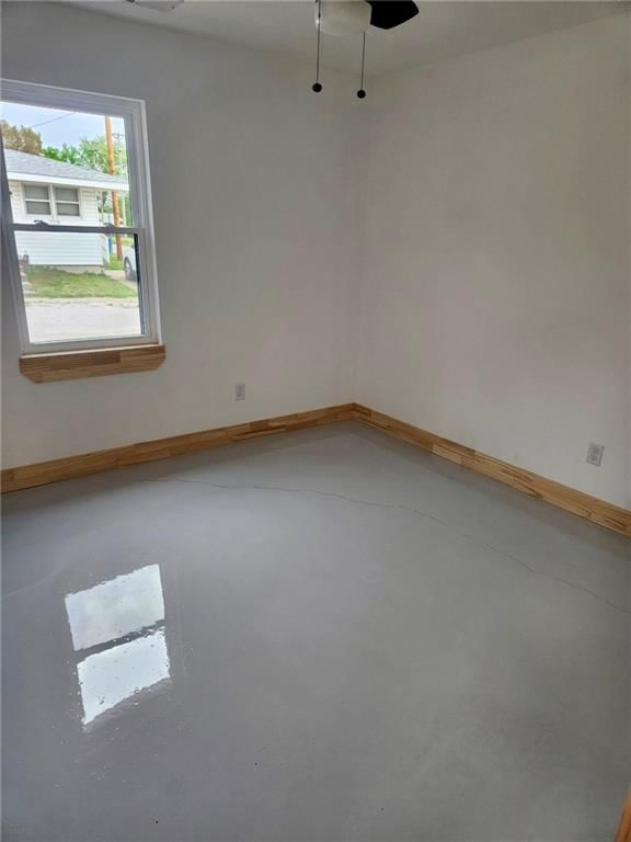 705 W Pleasant Street — photo 9