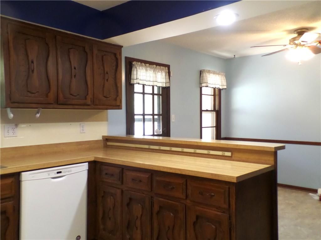 1947 E Sunvale Drive — photo 11