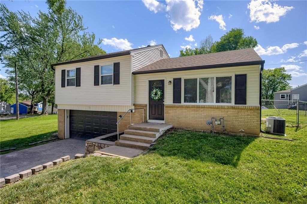 3200 Queen Ridge Drive — photo 2