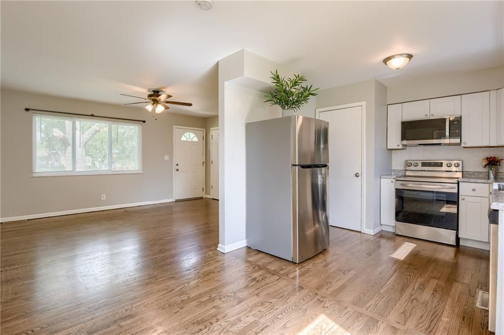 3200 Queen Ridge Drive — photo 11