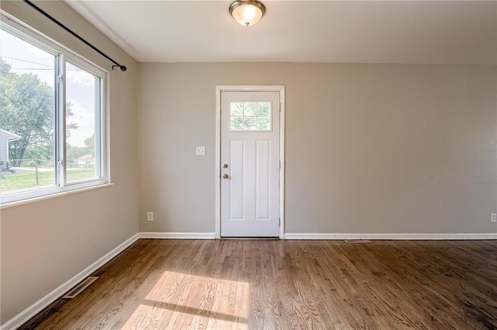 3200 Queen Ridge Drive — photo 13