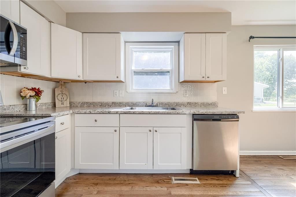 3200 Queen Ridge Drive — photo 3