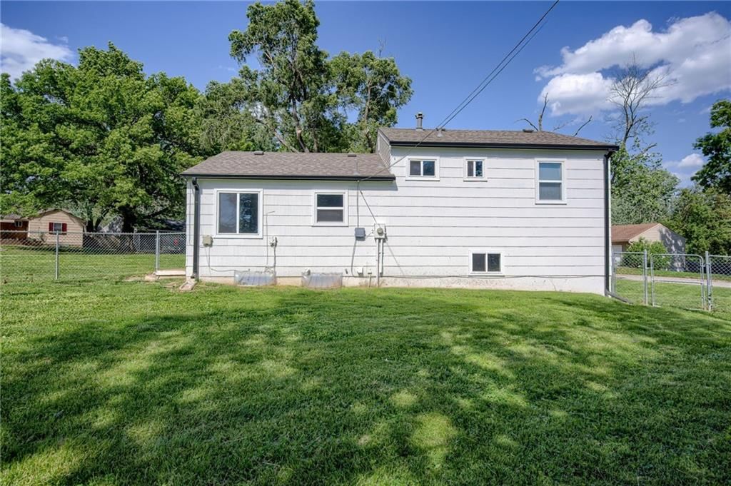 3200 Queen Ridge Drive — photo 21