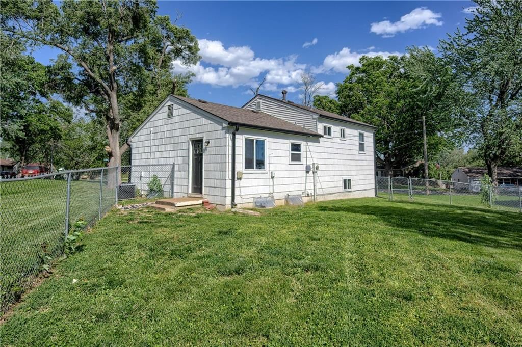 3200 Queen Ridge Drive — photo 23