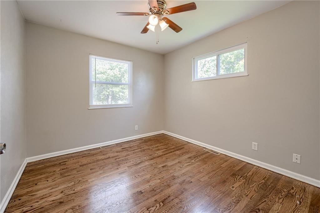 3200 Queen Ridge Drive — photo 8