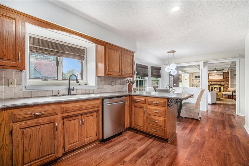 11512 Newton Street — photo 7