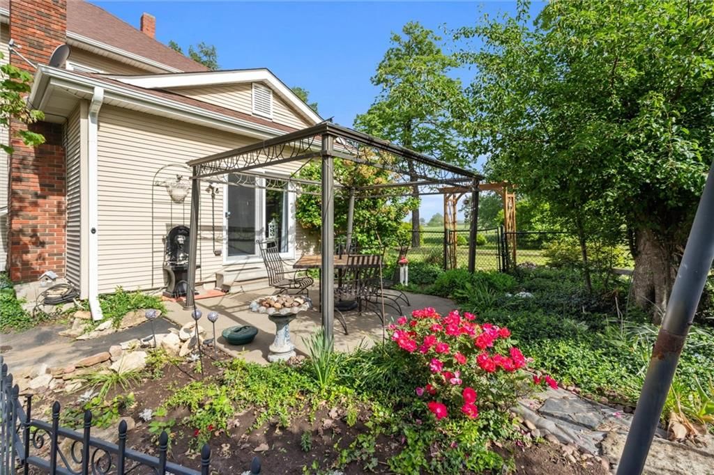 2701 E Elm Street — photo 38