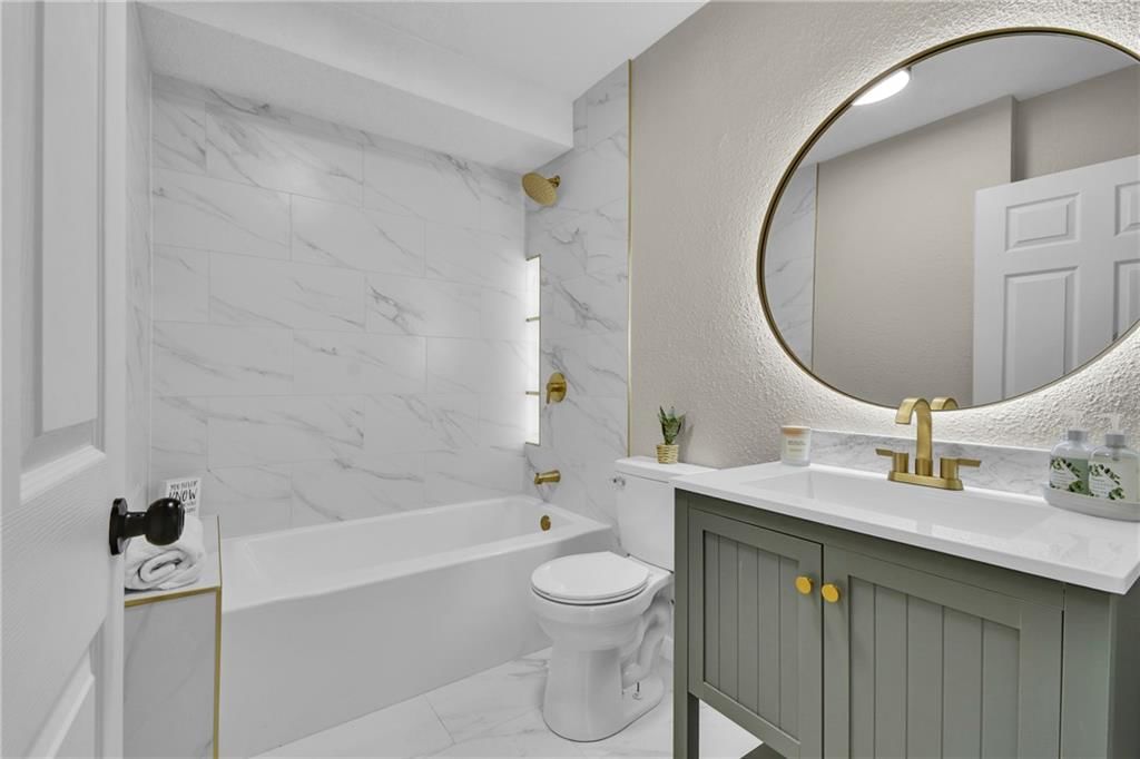 5715 Forest Avenue — photo 8