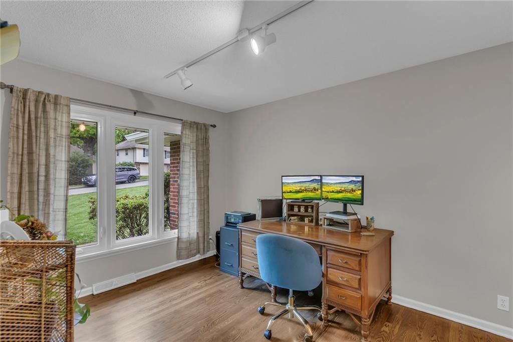 4212 NW Briarcliff Lane — photo 32