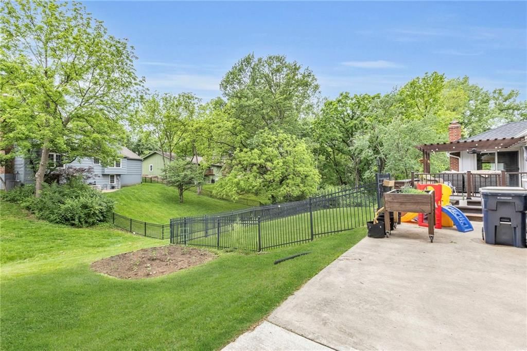 4212 NW Briarcliff Lane — photo 52