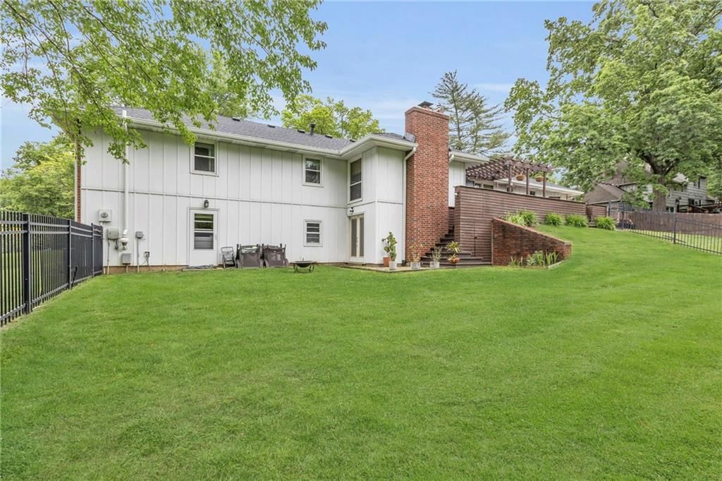 4212 NW Briarcliff Lane — photo 54