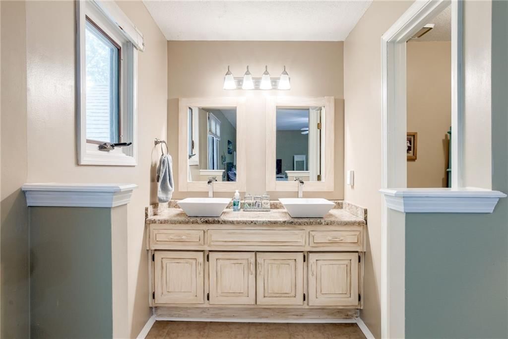 1209 NW Roanoke Drive — photo 20