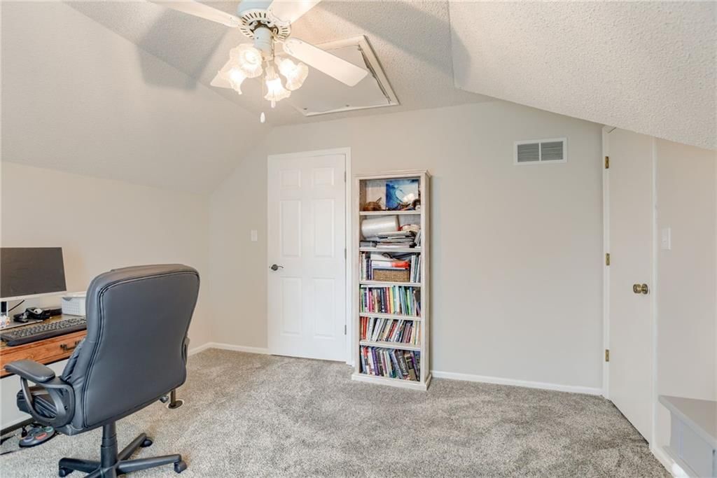 1209 NW Roanoke Drive — photo 32