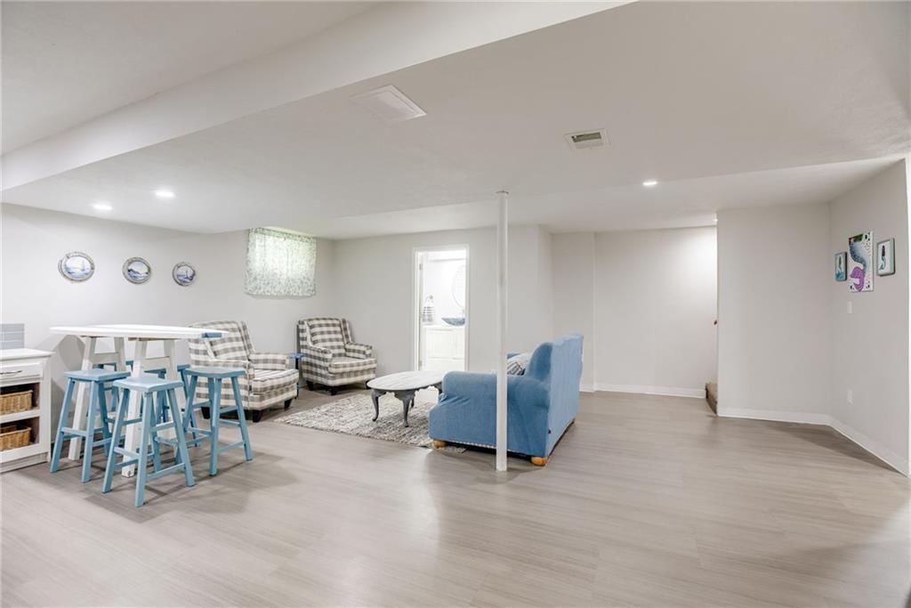 1209 NW Roanoke Drive — photo 39