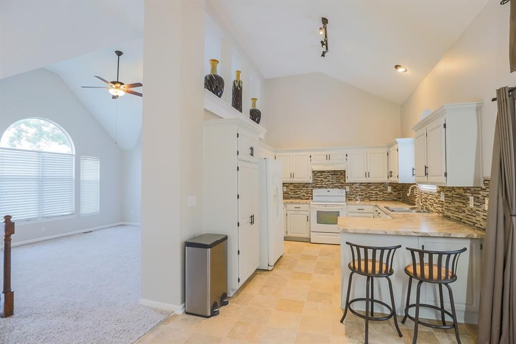 2311 NE Maybrook Drive — photo 12
