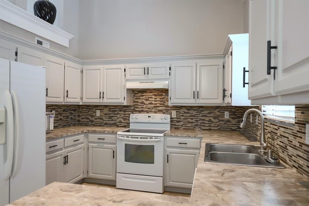 2311 NE Maybrook Drive — photo 16