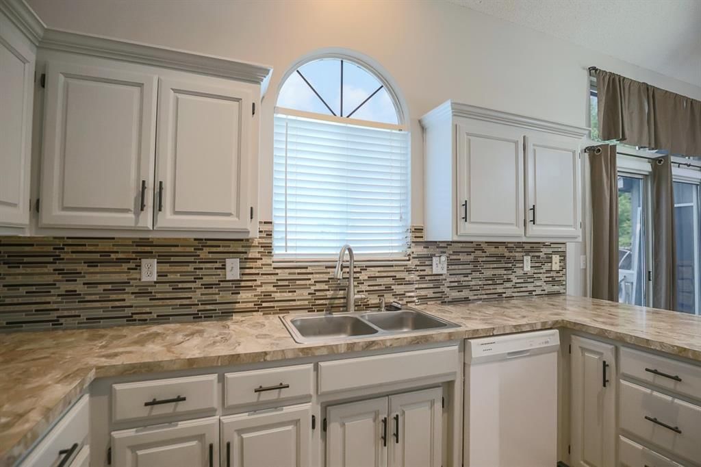 2311 NE Maybrook Drive — photo 17