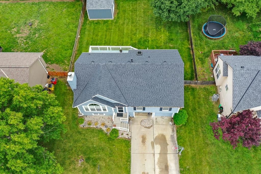 2311 NE Maybrook Drive — photo 3