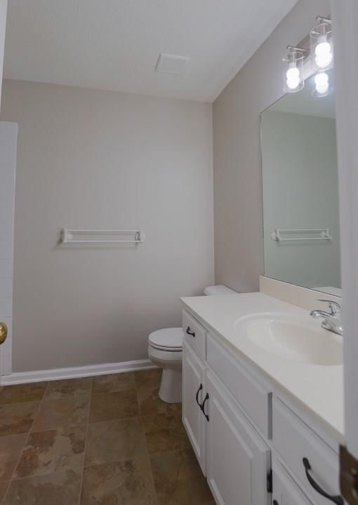 2311 NE Maybrook Drive — photo 29