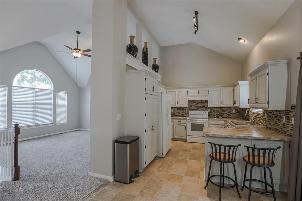 2311 NE Maybrook Drive — photo 10