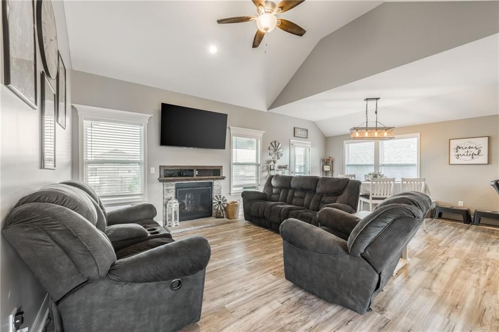 2808 E Cedar Place — photo 12