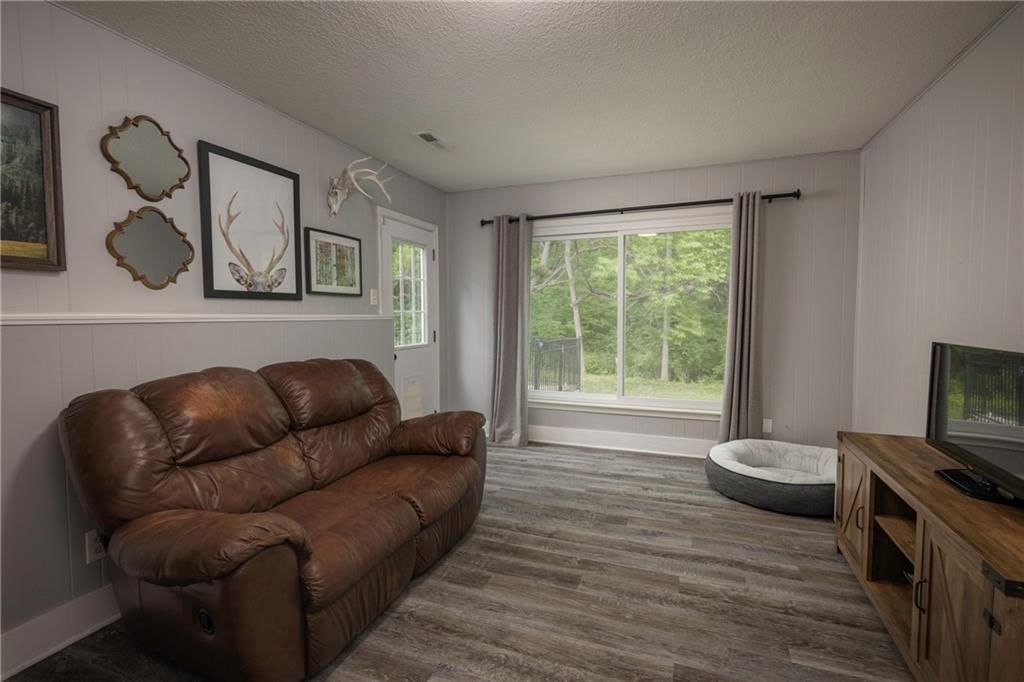 439 N WINNEBAGO Drive — photo 17