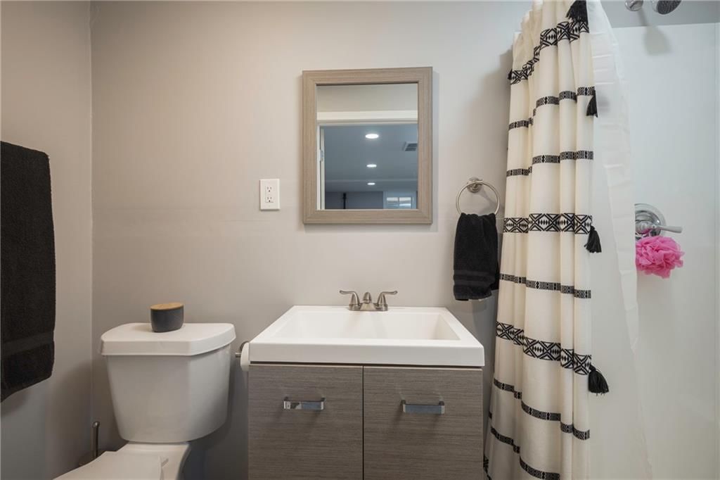 439 N WINNEBAGO Drive — photo 24