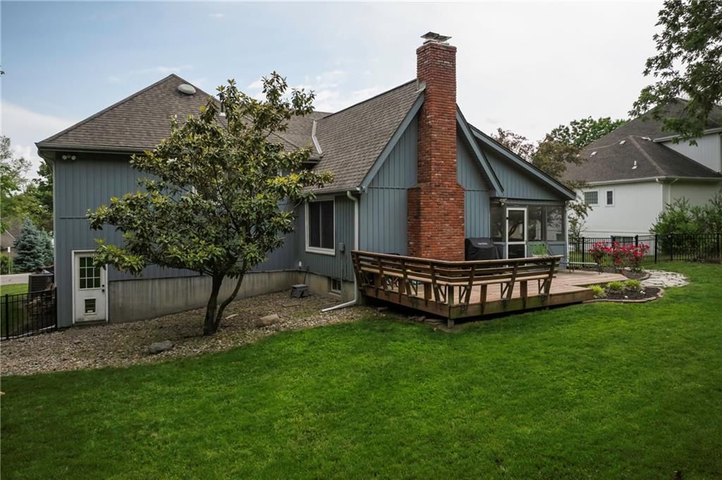 439 N WINNEBAGO Drive — photo 27