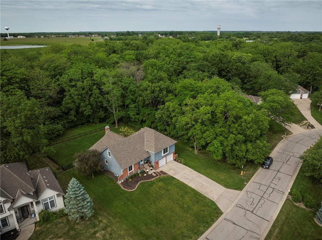 439 N WINNEBAGO Drive — photo 33