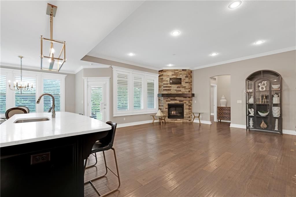 3921 SW Odell Drive — photo 2