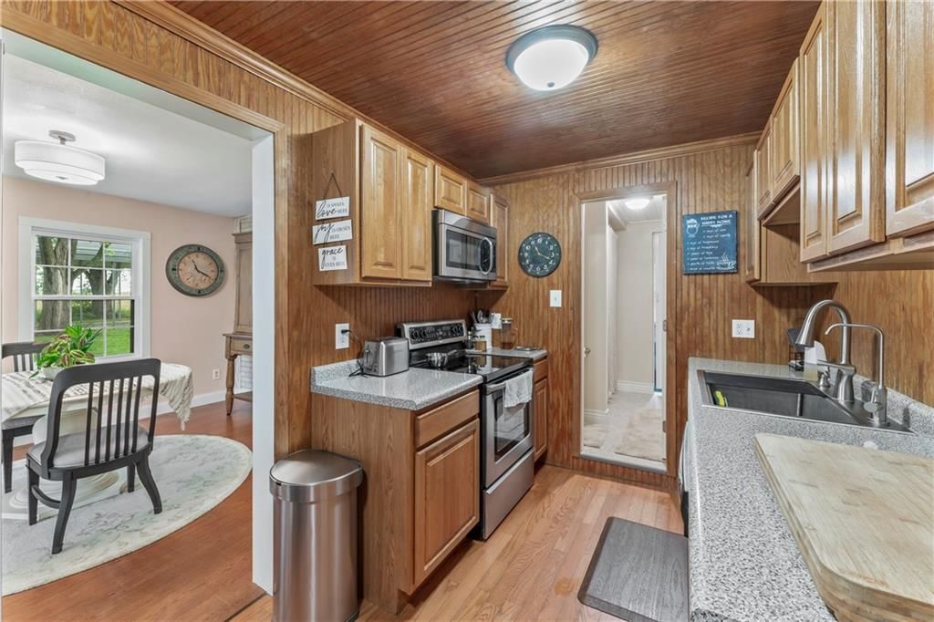 222 S Elm Street — photo 11