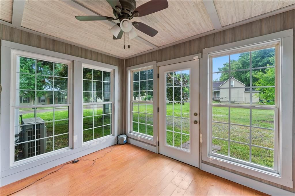 222 S Elm Street — photo 16