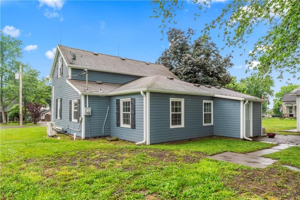 222 S Elm Street — photo 42